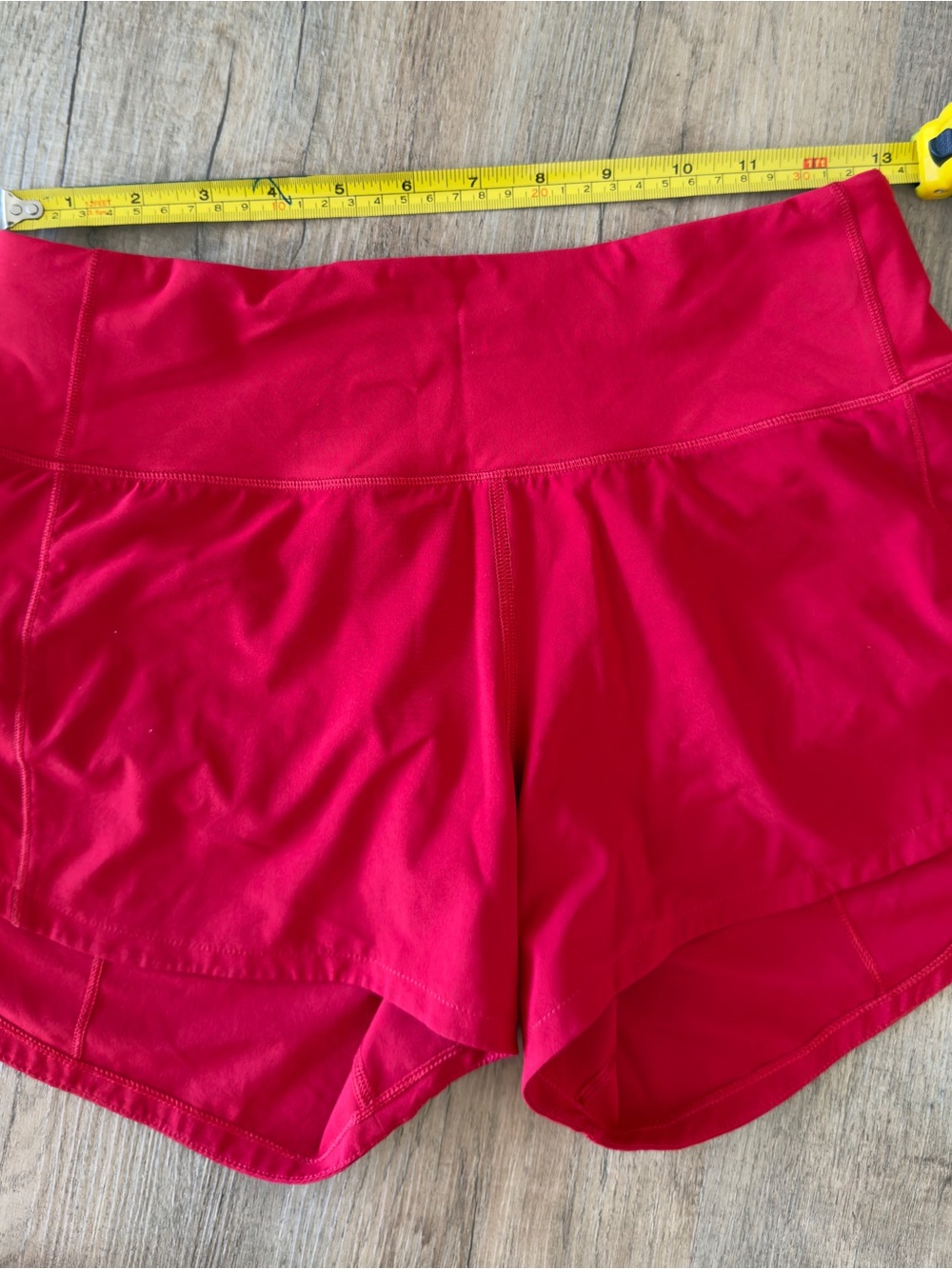 Lululemon Athletica Speed up Mid-rise 4” Lined shorts in vibrant red color - Picture 2 of 11